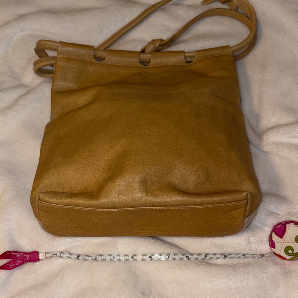 Arcadia Tan Floral Shoulder Bag - Picture 7 of 8